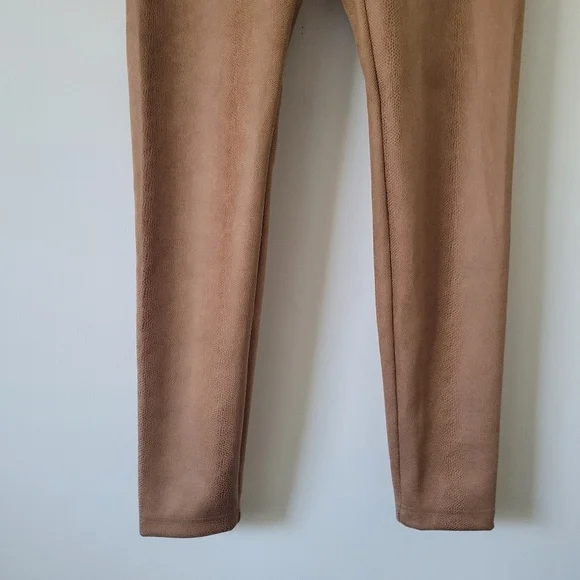 White House Black Market Faux Suede Animal print Runaway Leggins Size 12 - Picture 8 of 14